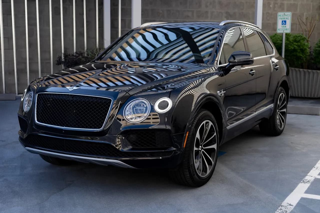 Bentley Bentayga finished in black, take 2 Bentley Bentayga finished in black, take 2
