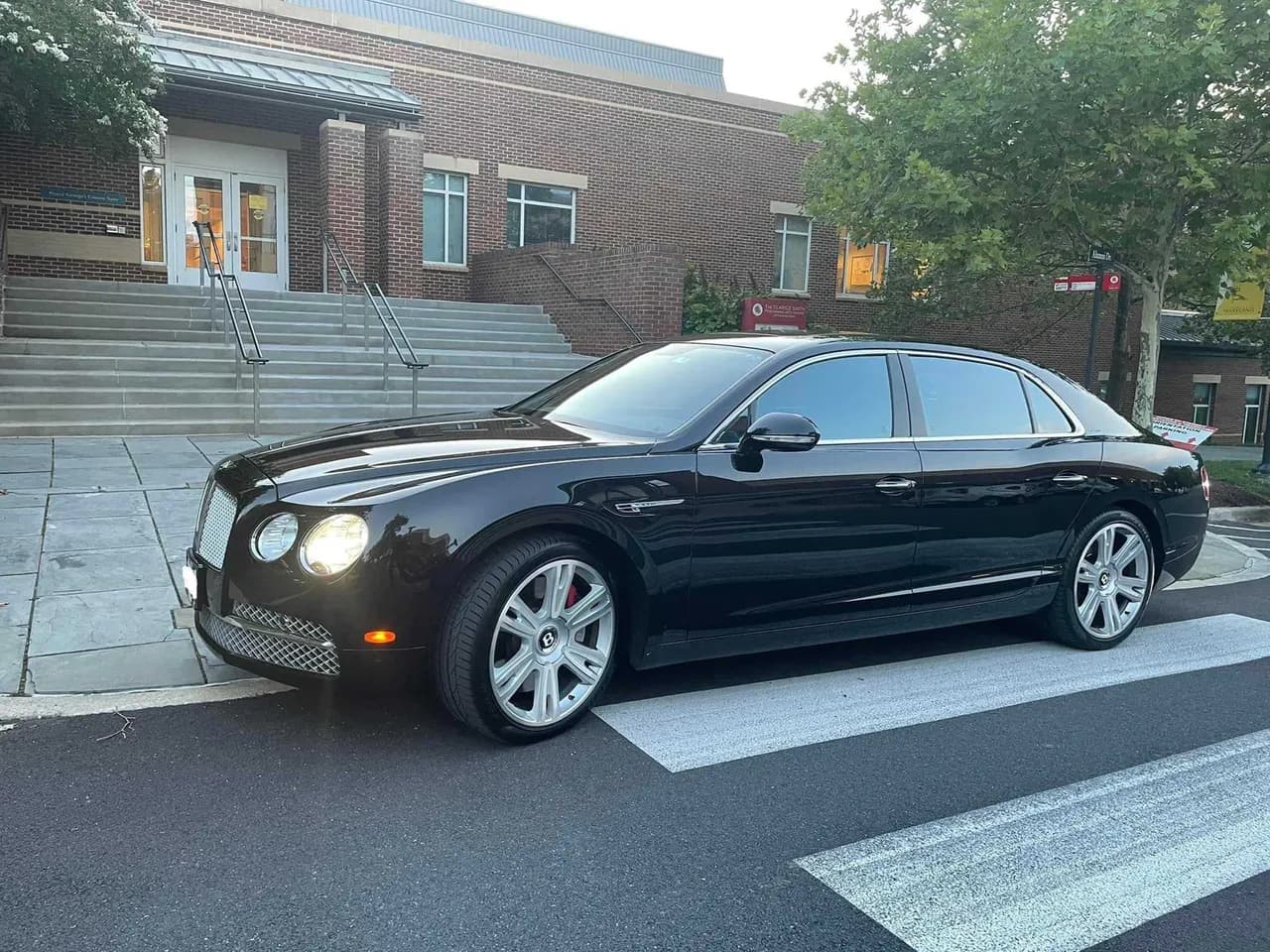 Bentley Flying Spur finished in black, outer view Bentley Flying Spur finished in black, outer view