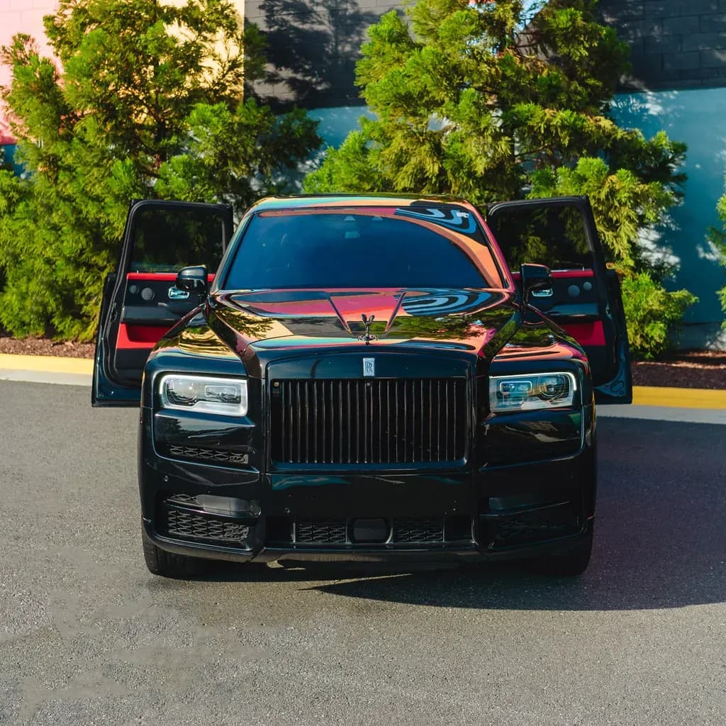 Black Badge Rolls-Royce Cullinan Diamond Xirralic, photo 2 for wedding car rental in Rockville, MD Black Badge Rolls-Royce Cullinan Diamond Xirralic, photo 2 for wedding car rental in Rockville, MD
