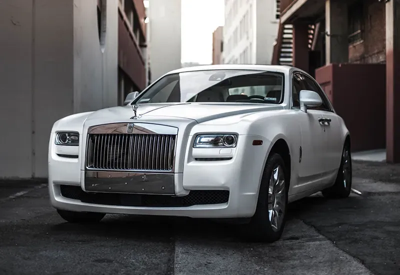Wedding car rental services. Wedding car rental services.