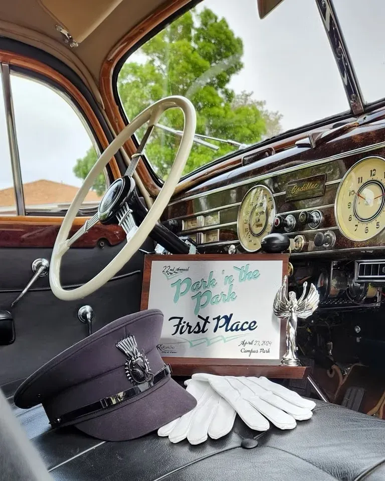 White 1937 Cadillac Fleetwood Series 70, photo 4 for wedding car rental
