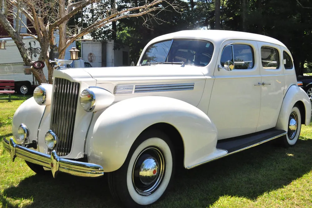 1939 Packard for wedding car rental in New York 1939 Packard for wedding car rental in New York