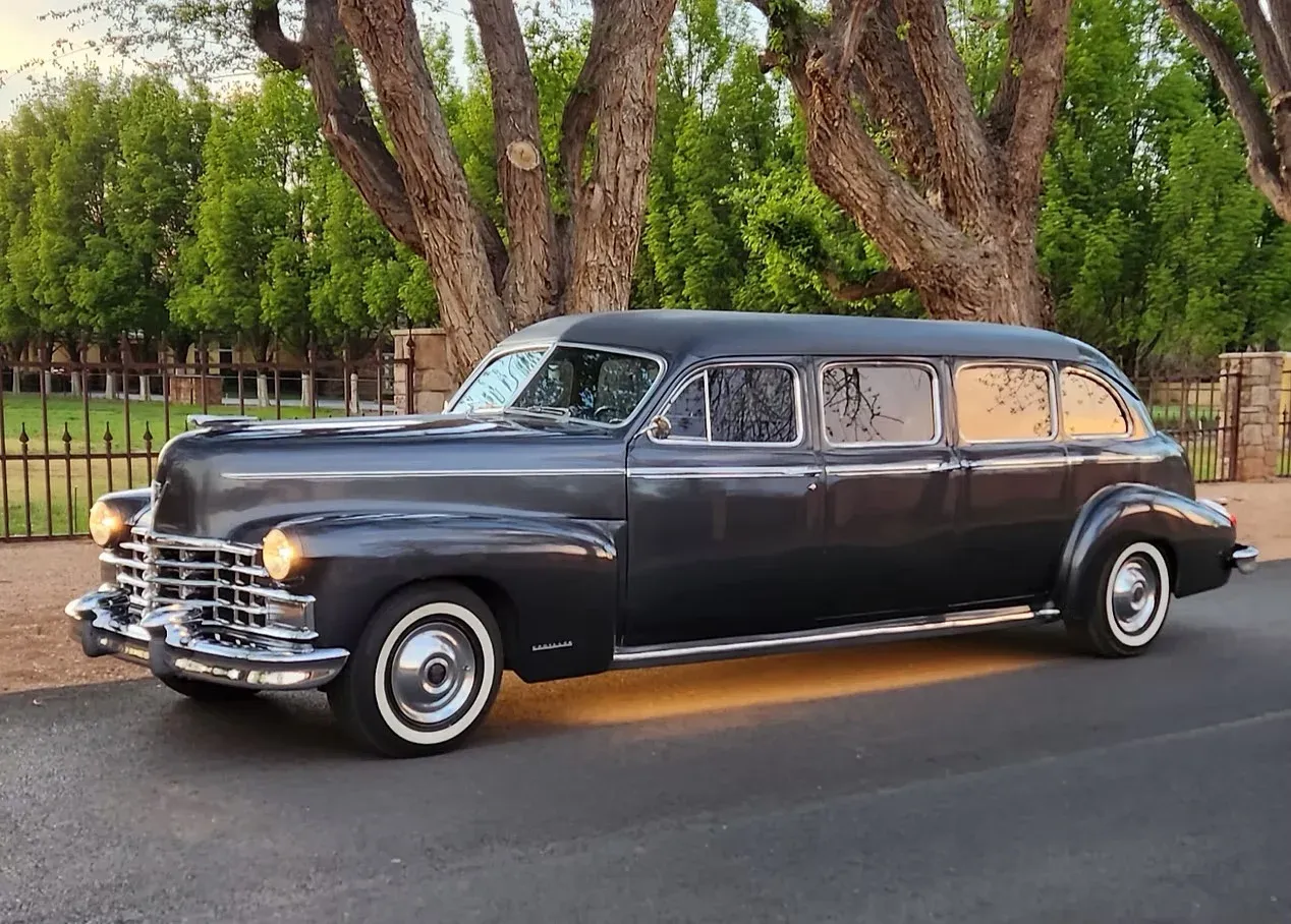 White 1946 Cadillac Airport Limousine, photo 2 for wedding limo rental White 1946 Cadillac Airport Limousine, photo 2 for wedding limo rental