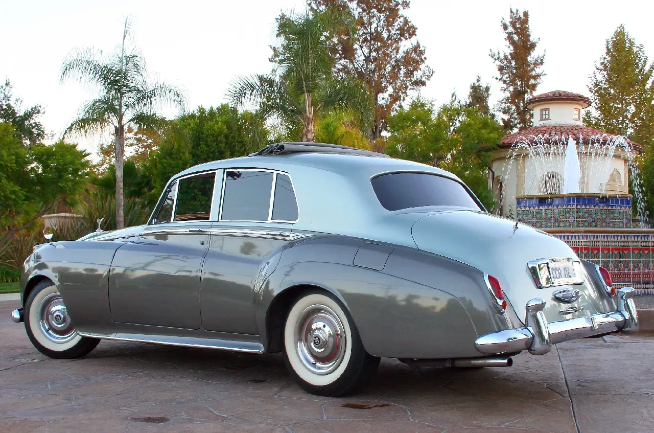 1958 Silver Rolls Royce Silver Cloud I, photo 2 for wedding car rental in Shasta County, CA 1958 Silver Rolls Royce Silver Cloud I, photo 2 for wedding car rental in Shasta County, CA