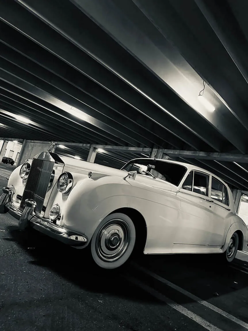 1959 Rolls Royce Silver Cloud exterior, photo 4 for wedding car rental in Connecticut 1959 Rolls Royce Silver Cloud exterior, photo 4 for wedding car rental in Connecticut