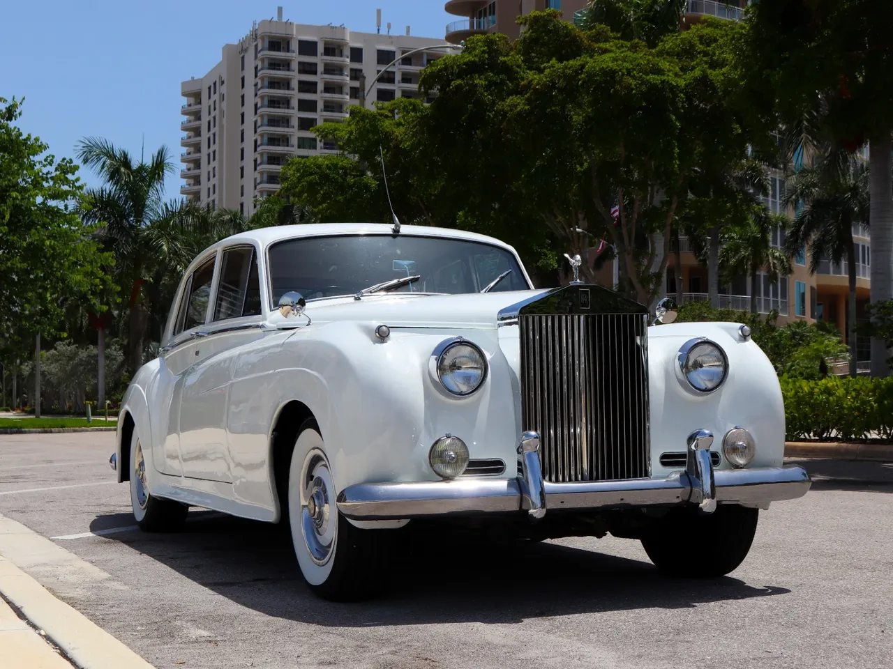 White 1960 Rolls-Royce Silver Cloud for wedding car rental