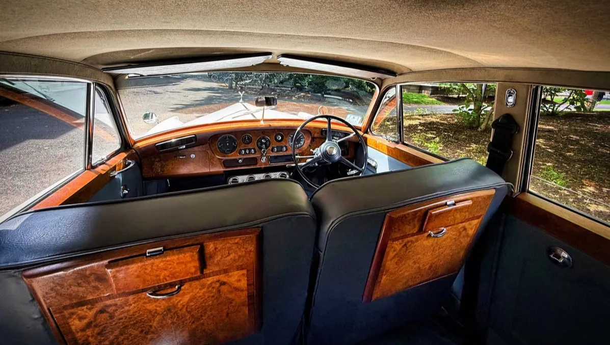 1961 Rolls-Royce Silver Cloud interior for wedding car rental in East Granby, CT