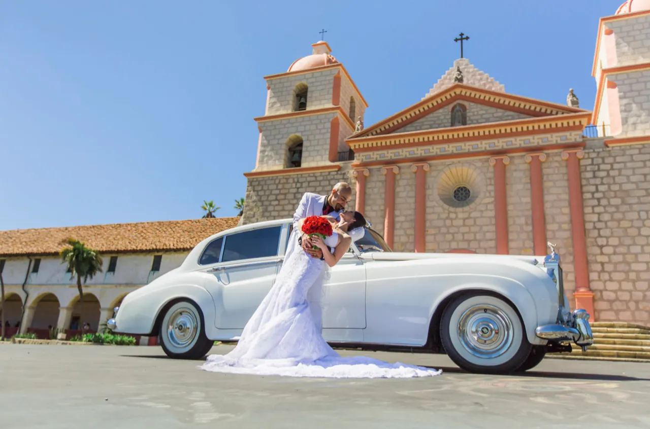 White 1962 Rolls Royce Silver Cloud II LWB exterior, photo 6 for wedding car rental