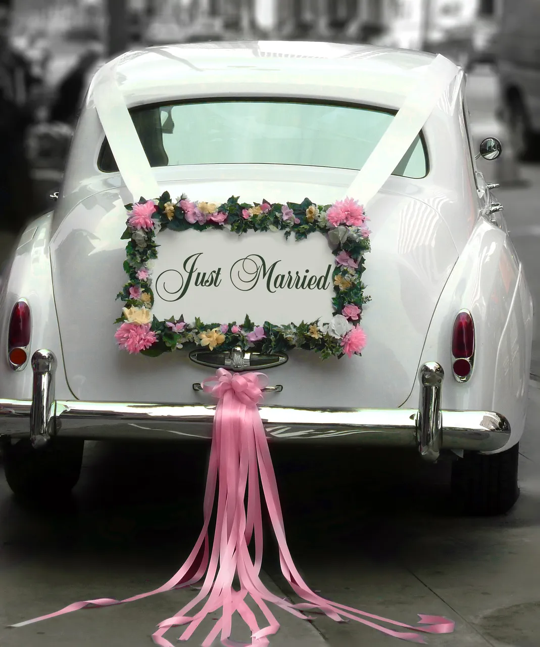 White 1962 Rolls-Royce Silver Cloud II LWB exterior, photo 9 for wedding car rental in Topanga, CA