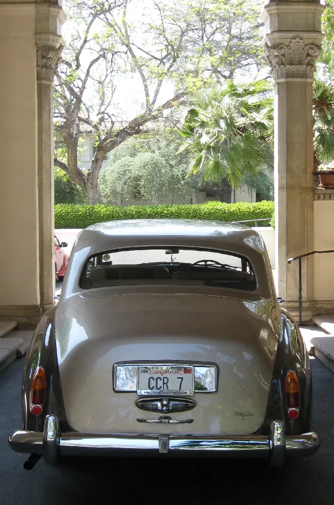 Gray 1963 Rolls Royce Silver Cloud III, photo 5 for wedding car rental in Round Mountain, CA