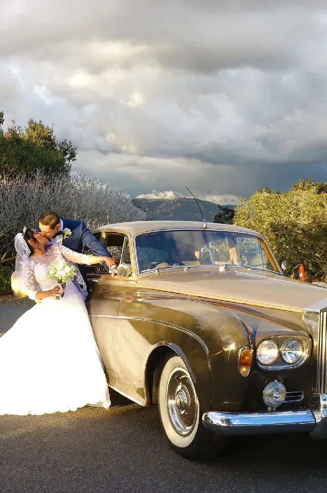 Gray 1963 Rolls Royce Silver Cloud III, photo 6 for wedding car rental in Round Mountain, CA