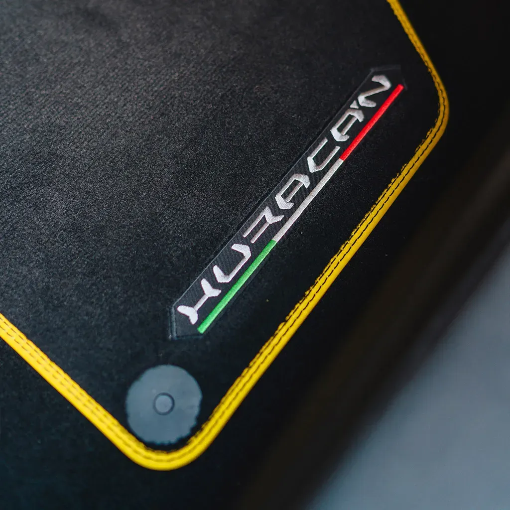 2022 Lamborghini Huracan EVO Giallo Orion finished in gold, take 7