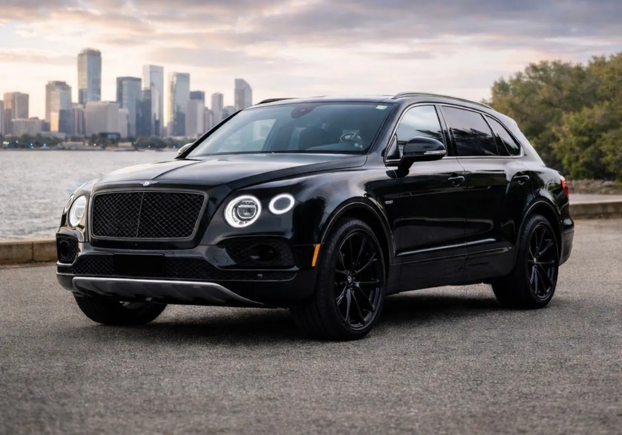Bentley Bentayga finished in black, take 2