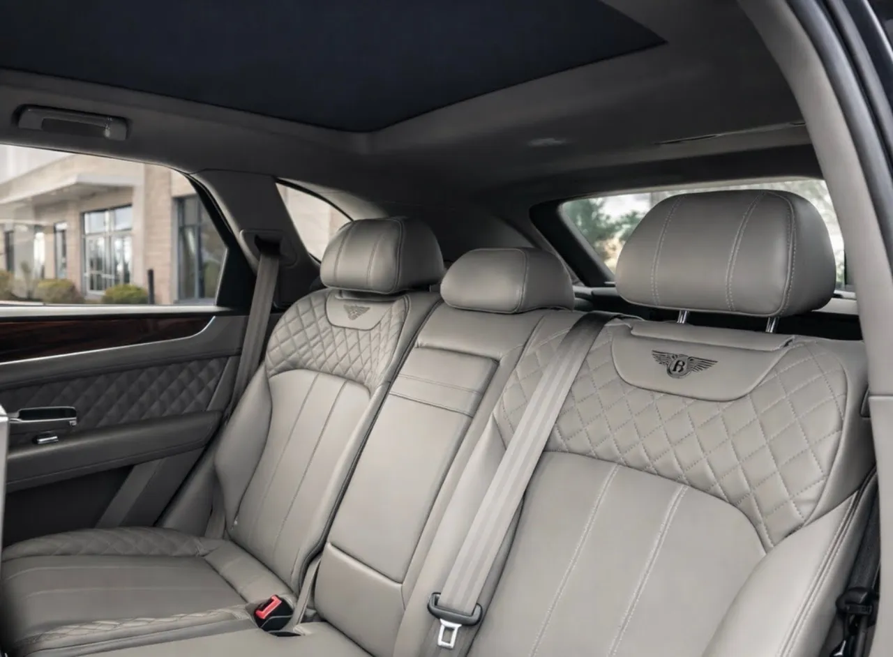 Bentley Bentayga finished in black, take 3