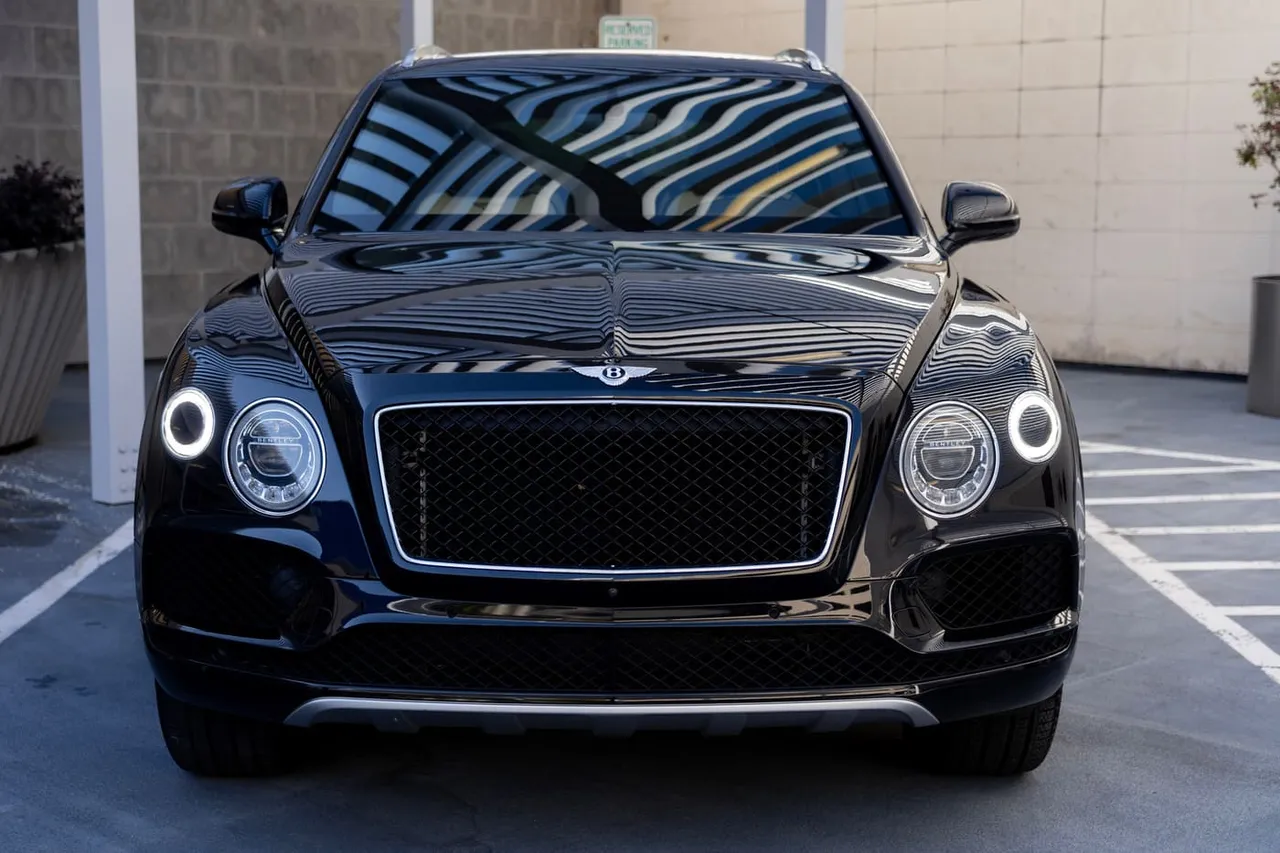 Bentley Bentayga finished in black, take 3 Bentley Bentayga finished in black, take 3