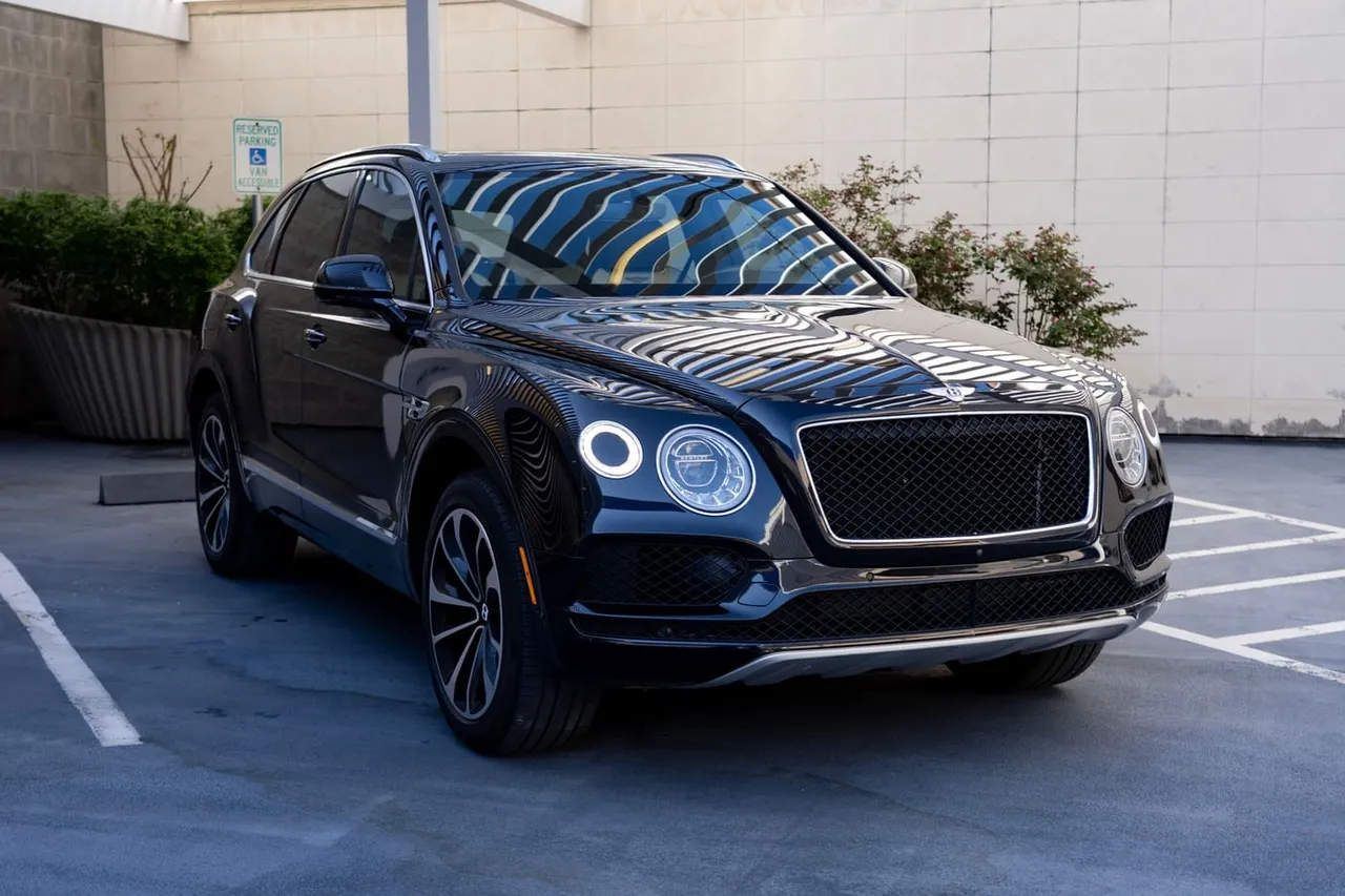 Bentley Bentayga finished in black, take 4 Bentley Bentayga finished in black, take 4
