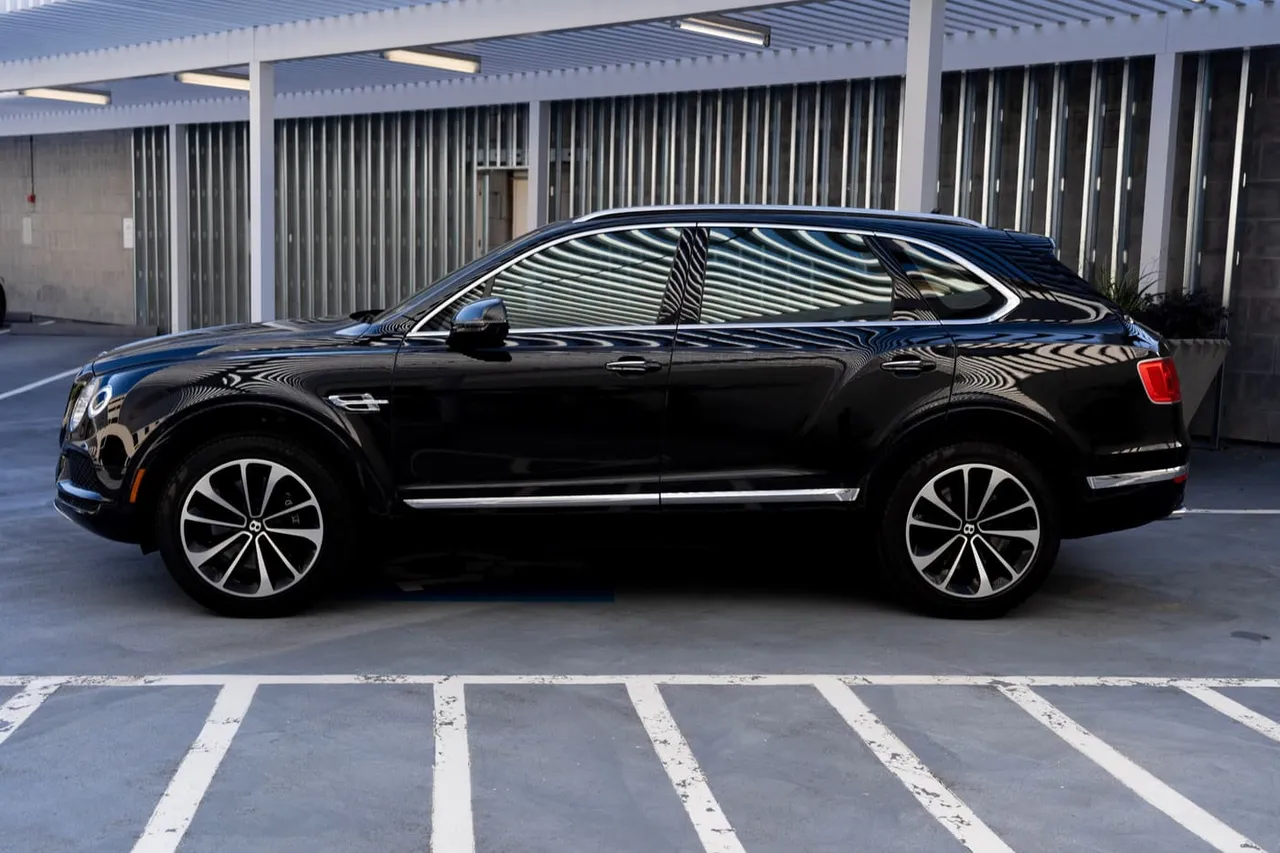 Bentley Bentayga finished in black, take 10 Bentley Bentayga finished in black, take 10
