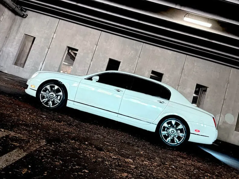Bentley Continental Flying Spur finished in white, take 6