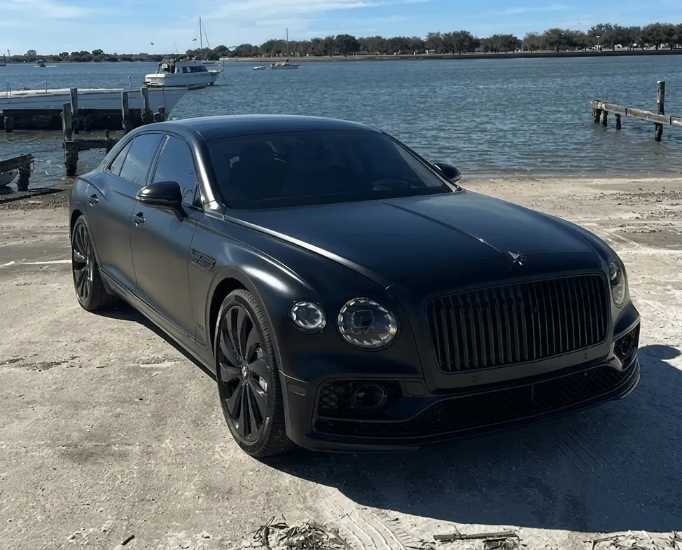 Bentley Mulsanne finished in black, take 2