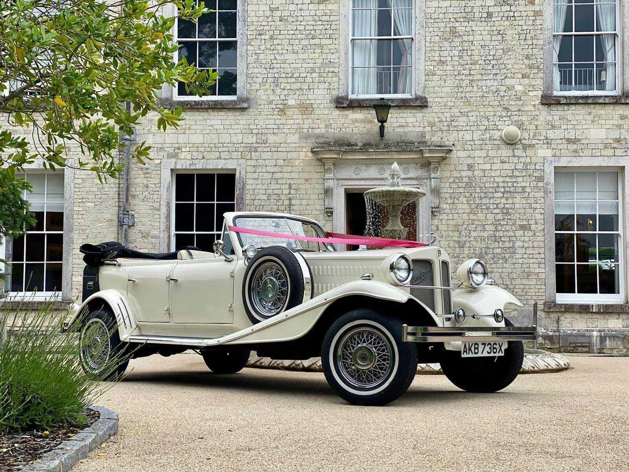 White Beuford 1920 for wedding car rental in Missouri
