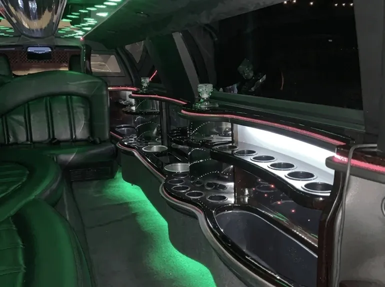 Black Chrysler Limousine Black Chrysler Limousine finished in white, bookable now