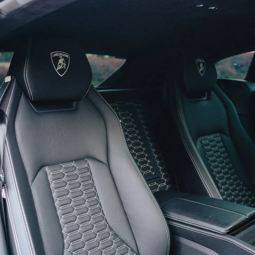 Blue Blu Eleos Lamborghini Urus, photo 5 for wedding car rental in Rockville, MD Blue Blu Eleos Lamborghini Urus, photo 5 for wedding car rental in Rockville, MD