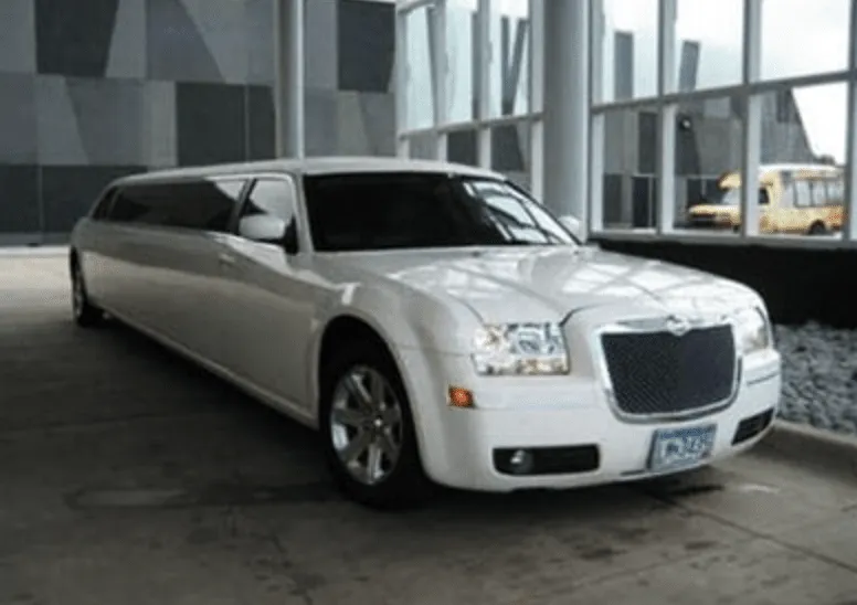 C300 Limousine White C300 Limousine for wedding car rental