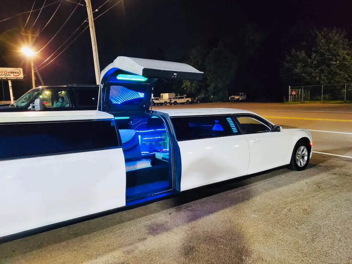 Chrysler 300 Jet Doors White Chrysler 300 Jet Doors with bridal (jet) door for wedding car rental