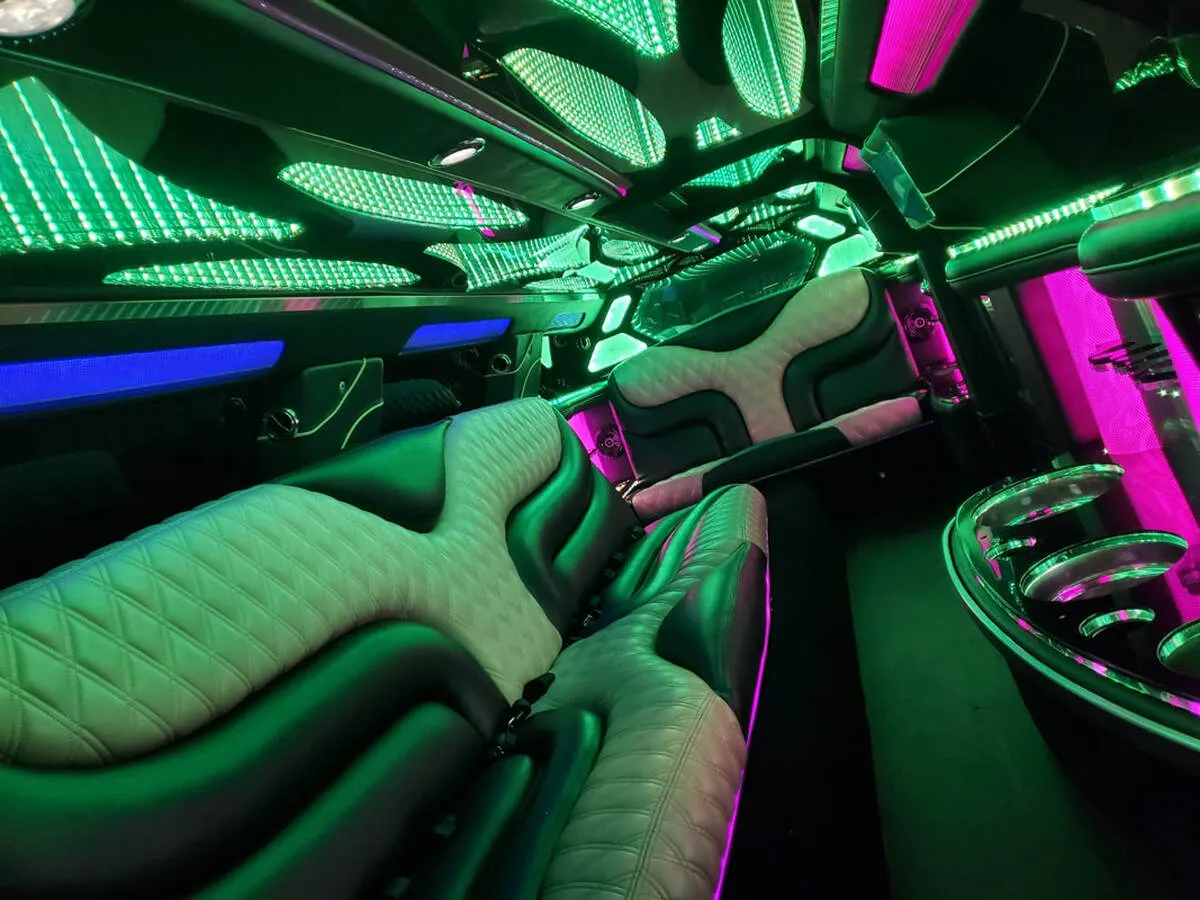 Chrysler 300 Jet Doors interior with LED accent lighting and LED ceiling lighting for wedding car rental