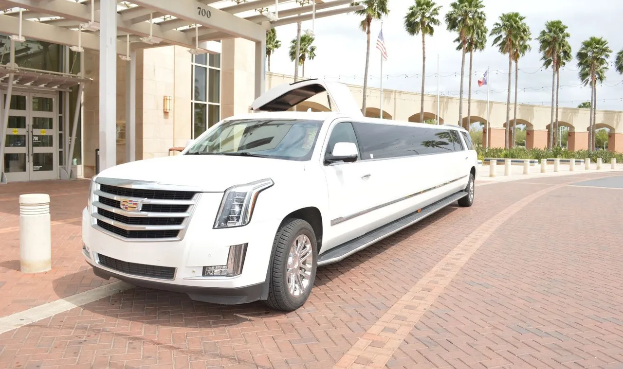 Black Escalade Limousines, photo 6 for wedding car rental