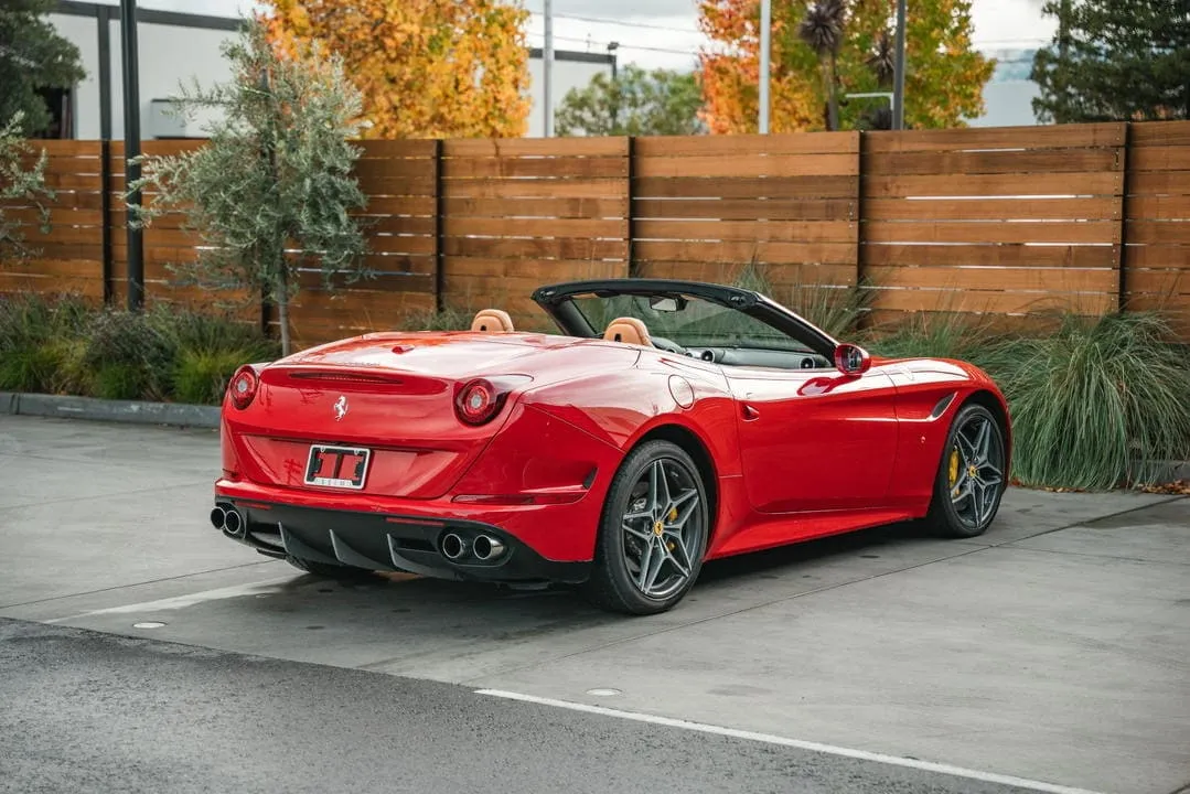 Ferrari California T finished in red, take 7 Ferrari California T finished in red, take 7