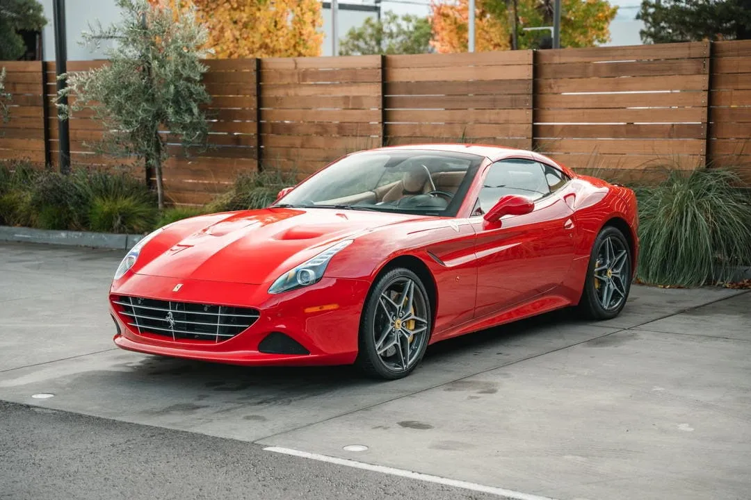 Ferrari California T finished in red, take 9 Ferrari California T finished in red, take 9