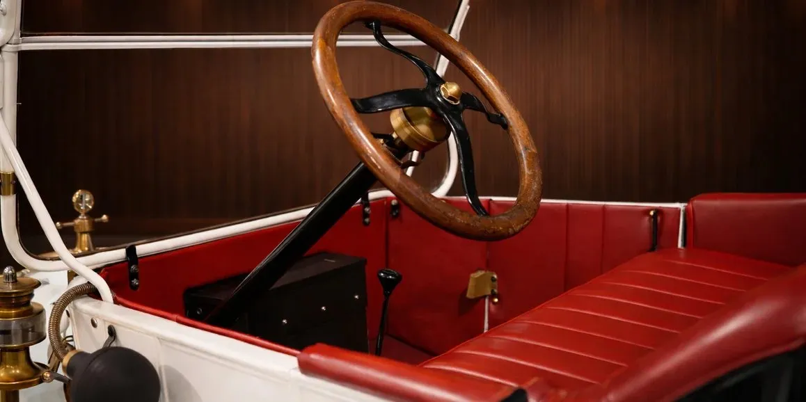 White Ford Model T Speedster 1912 Vintage, photo 4 for wedding car rental in New Castle County, DE