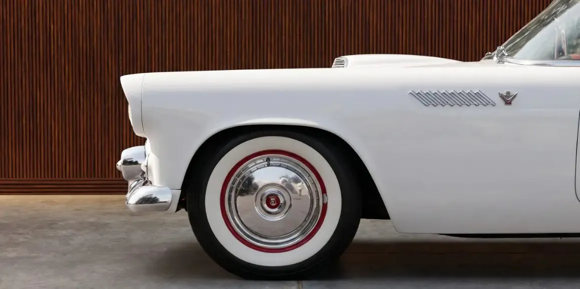 White Ford Thunderbird, photo 3 for wedding car rental in Dover, DE