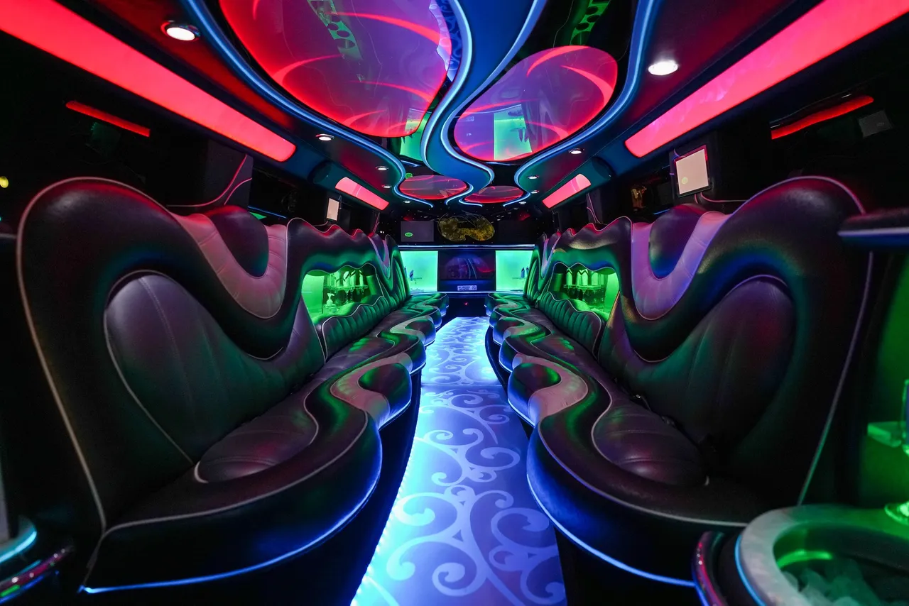 Hummer Limousine Hummer Limousine for wedding car rental