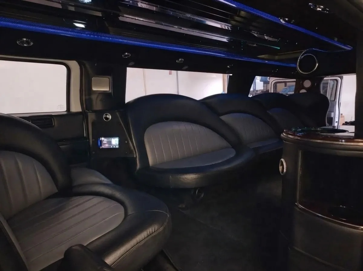 Hummer Limousine finished in black, take 9