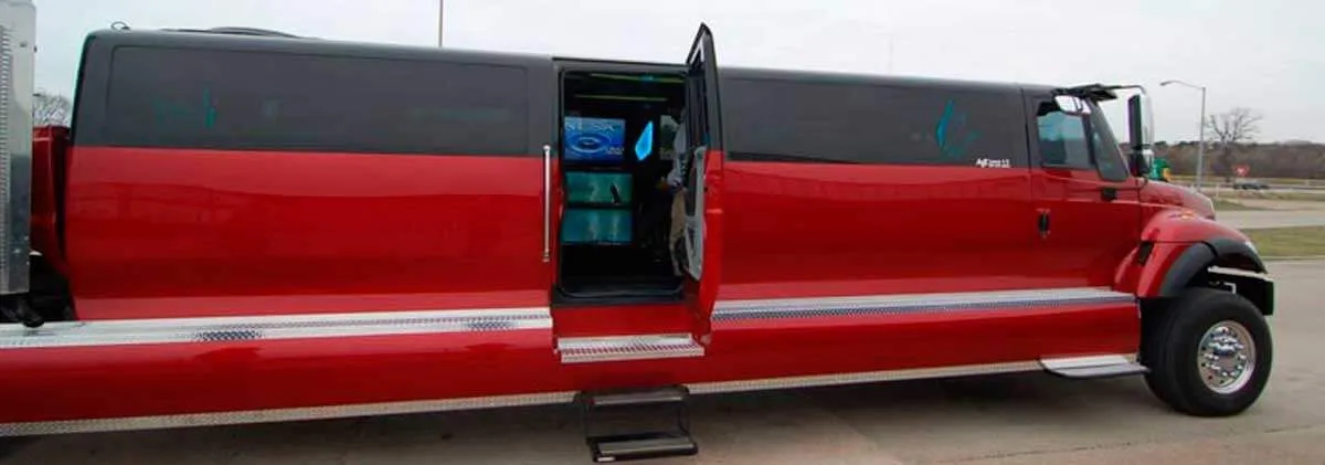 International CXT Truck Limousine International CXT Truck Limousine for wedding car rental