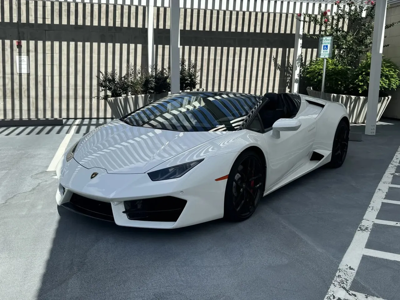 Lamborghini Huracán Spyder finished in white, take 2 Lamborghini Huracán Spyder finished in white, take 2