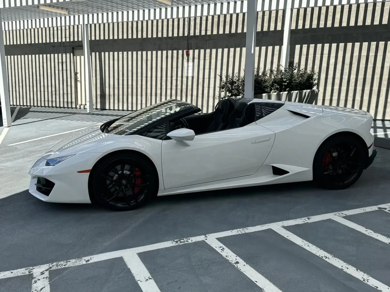 Lamborghini Huracán Spyder finished in white, take 3 Lamborghini Huracán Spyder finished in white, take 3