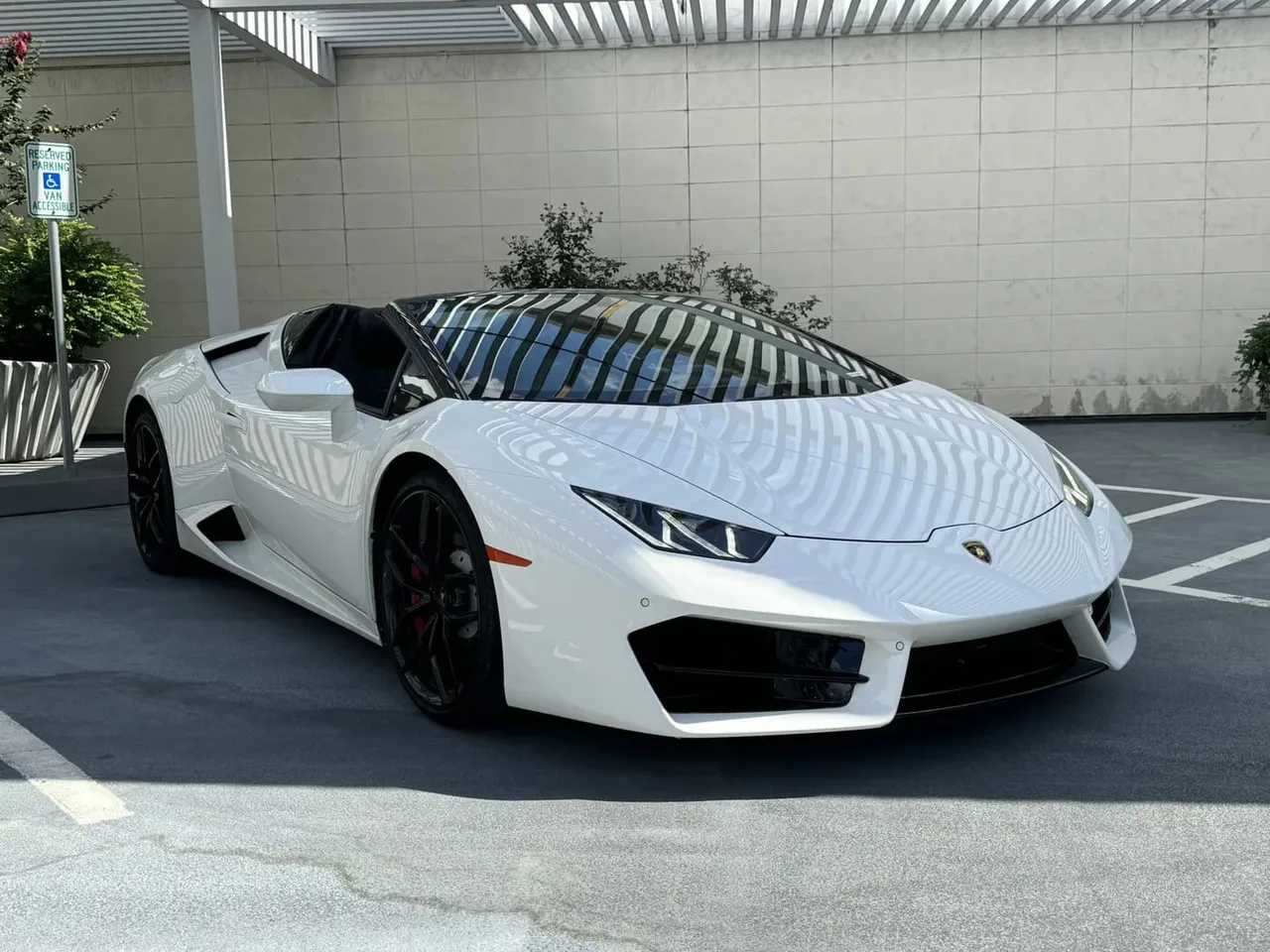Lamborghini Huracán Spyder finished in white, take 4 Lamborghini Huracán Spyder finished in white, take 4