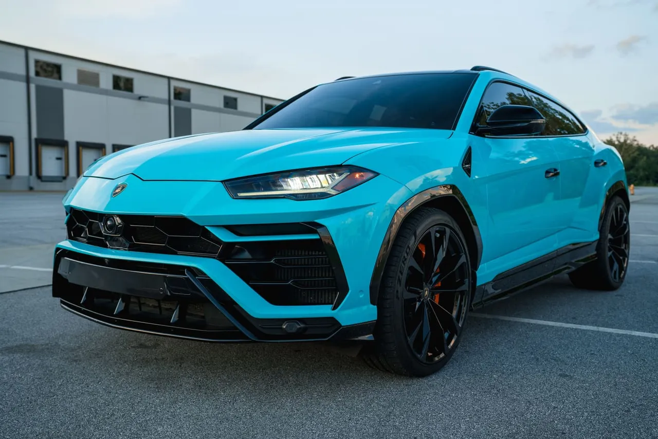 Lamborghini Urus finished in blue, take 2