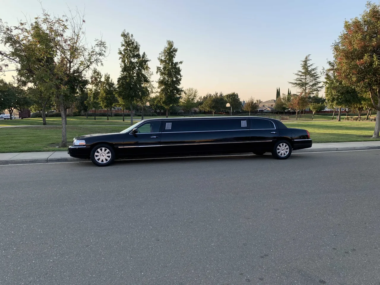 Black 8 Passenger Stretch Limousine for wedding car rental