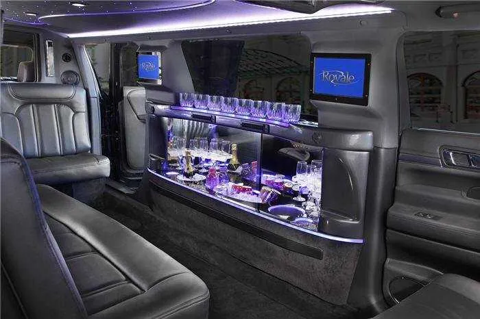 Lincoln MKT Limo interior for wedding limo rental Lincoln MKT Limo interior for wedding limo rental