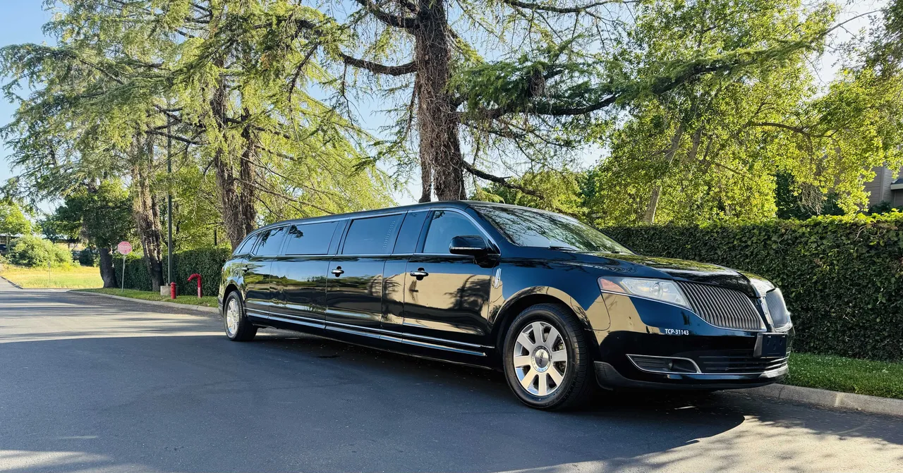 Black Lincoln MKT Limousine, photo 2 for wedding car rental