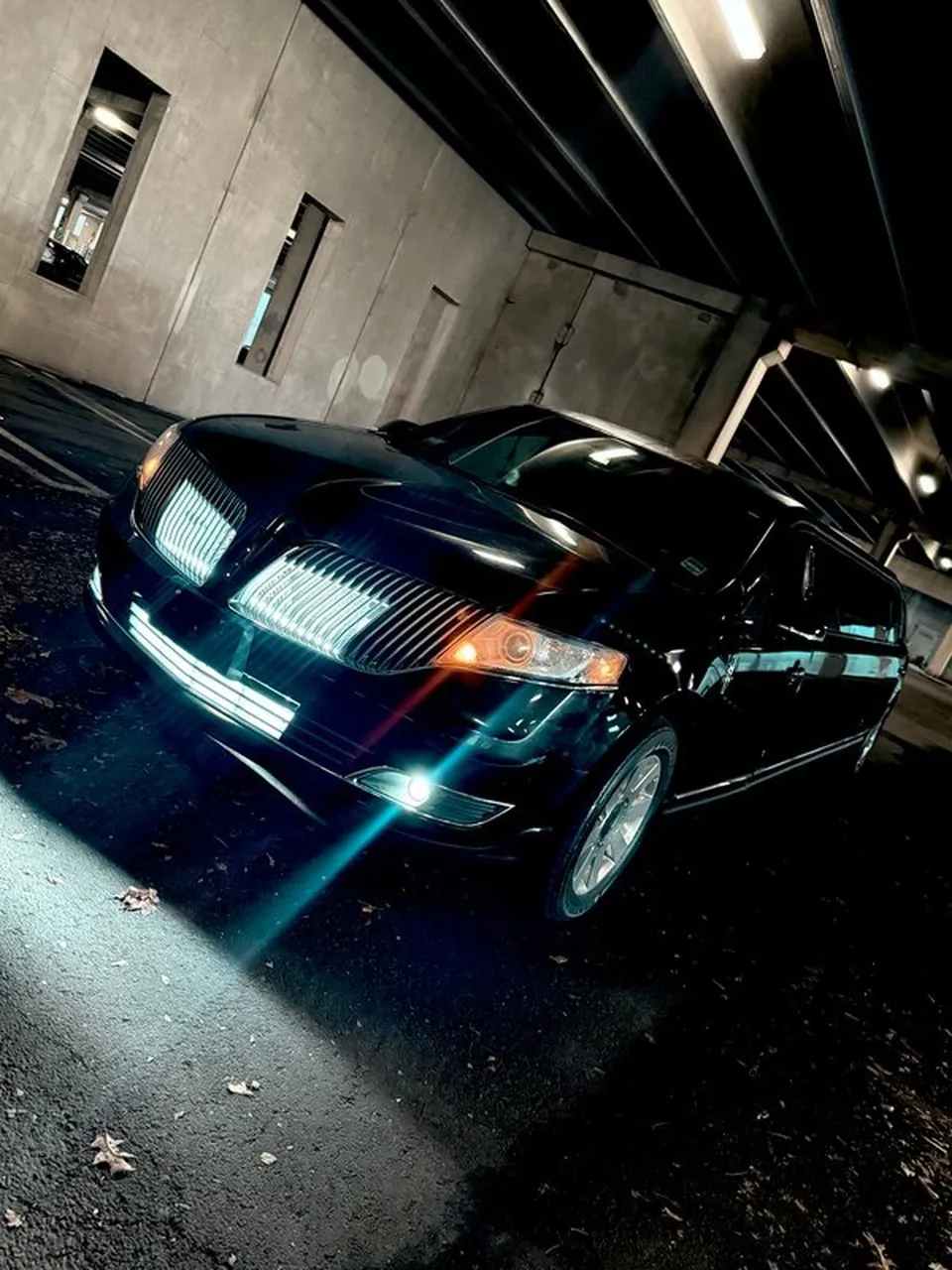 Black Lincoln MKT Limousine exterior for wedding car rental
