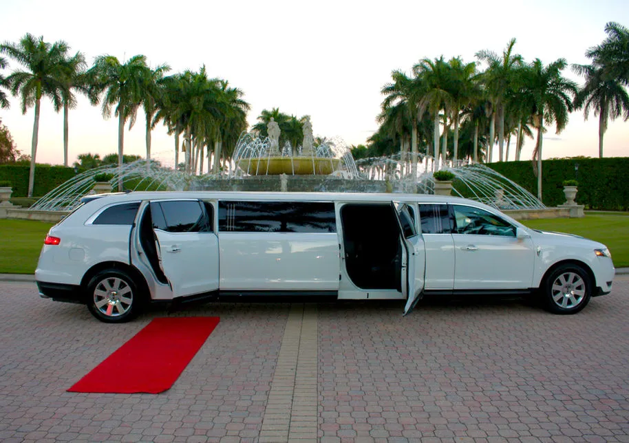 Lincoln MKT Stretch Limousine for wedding car rental