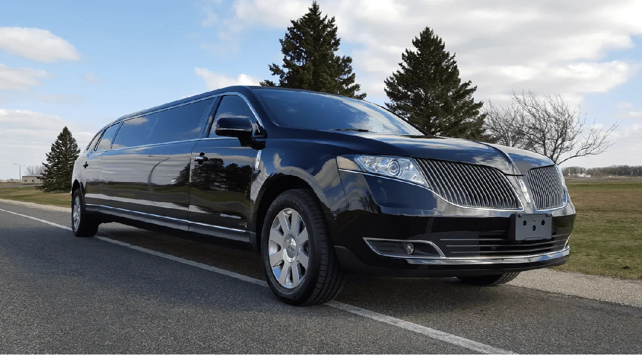 Black Lincoln Stretch Limousine with tinted windows for wedding car rental