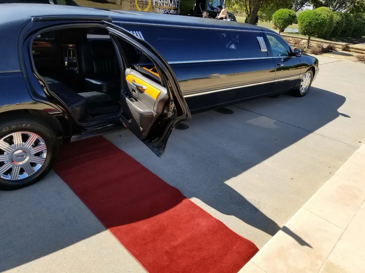Lincoln Stretch Limousine Lincoln Stretch Limousine for wedding car rental