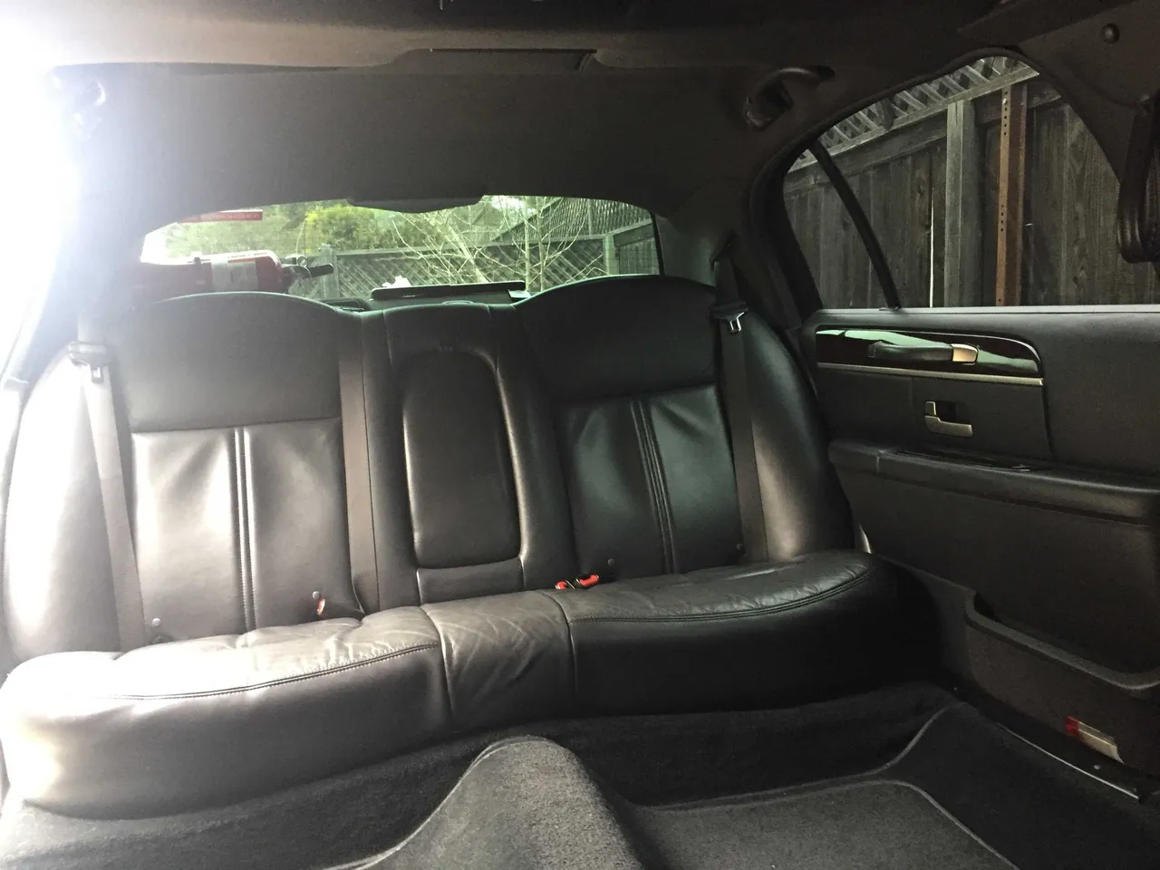 Lincoln Stretch Limousine interior, photo 3 for wedding car rental