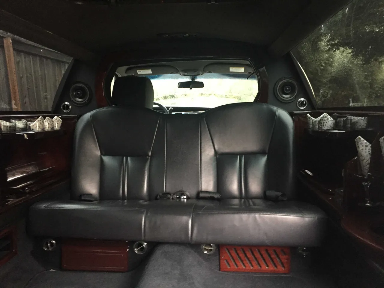 Lincoln Stretch Limousine interior for wedding car rental